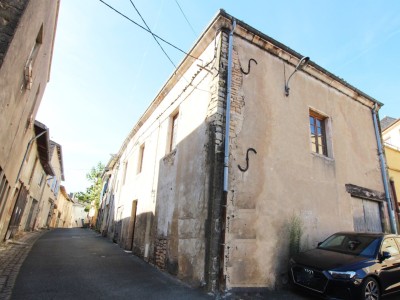 MAISON DE VILLE A VENDRE - TOURNUS - 117 m2 - 100000 €