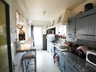IMMEUBLE DE RAPPORT A VENDRE - ST LOUP DE VARENNES - 157 m2 - 135000 €