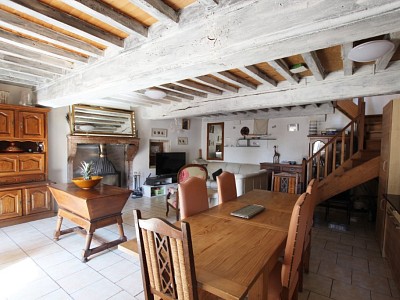 MAISON DE VILLAGE A VENDRE - TOURNUS - 131 m2 - 150000 €