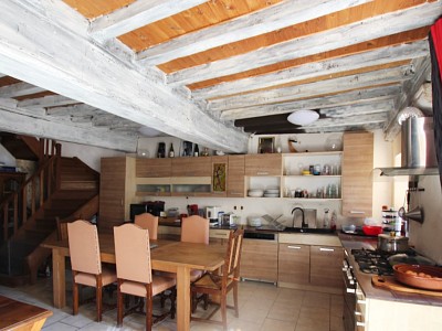 MAISON DE VILLAGE A VENDRE - TOURNUS - 131 m2 - 150000 €